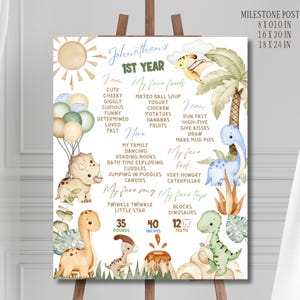 Könnte beinhalten: Ein Meilenstein-Poster für den ersten Geburtstag mit einem Aquarelldesign mit Dinosauriern, Sonne und Luftballons. Das Poster enthält den Namen des Kindes, Lieblingsspeisen, Aktivitäten und Maße: 15.88 kg, 101.6 cm und 12 Zähne.