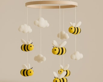 Vilten bij en wolk babymobiel | Handgemaakte Scandinavische kinderkamerdecoratie | Wiegmobiel van natuurlijke wol | Genderneutraal kraamcadeau