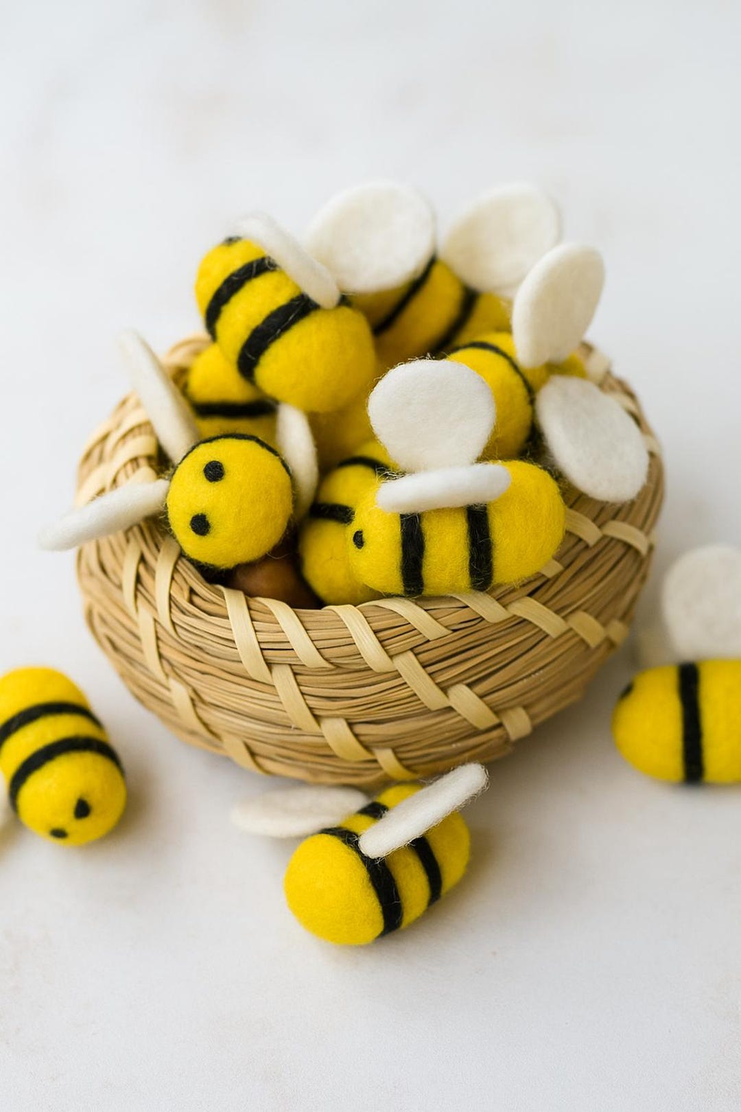 Felt Bee 10 Pcs, Bee Decor, Needle Felt Bees, Felted Bees, Honey Bee ...