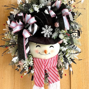 Snowman wreath, Winter snowman Wreath, Christmas Wreath, Snowman door decor, Winter door decor, Black, White & red Wreath, Holiday decor