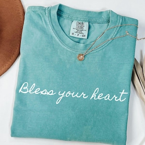 Besticktes Bless Your Heart Shirt, Südliches Sprichwort T-Shirt, Lustiges Land Grafik T-Shirt, Christliche Stickerei Shirt, Südliches Charme Geschenk