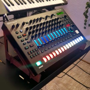 Modulaire synthstandaard: houten desktopstandaard voor synthesizer, eurorack, MIDI-controller, studioapparatuur, instrument- of keyboardopstelling