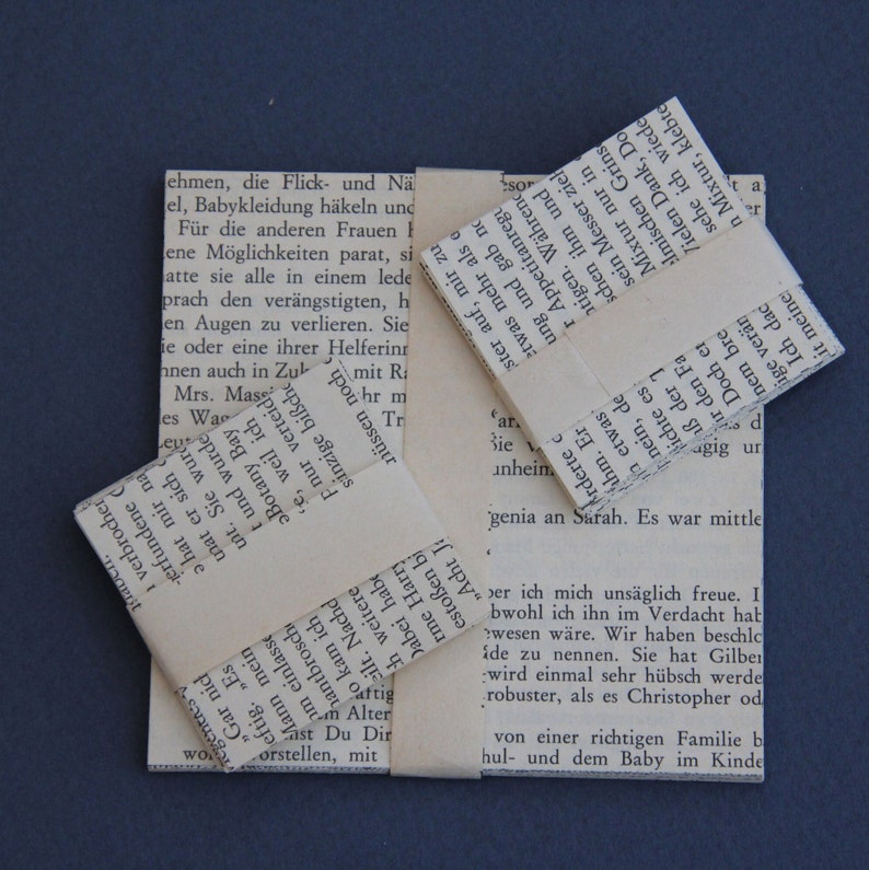 Bastelpapier aus alten Büchern, Origami, nachhaltiges Papier, Upcycling, Faltpapier, Material zum Falten Bild 2