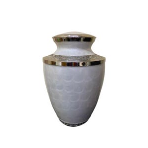 Beautiful White Silver Lining Engraved Glossy Metal Adult Cremation Urn for Human Ashes