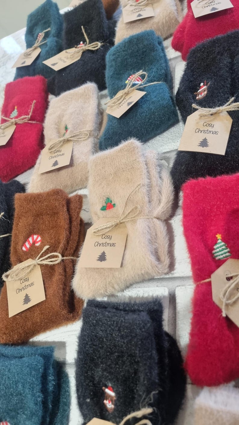 Chaussettes douillettes, chaussettes moelleuses, Noël 2025, bas de Noël, bas de Noël, père Noël secret, cadeaux de Noël, expédition rapide, Noël, image 4