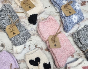 Chaussettes douillettes, chaussettes moelleuses, Noël 2025, bas de Noël, bas de Noël, père Noël secret, cadeaux de Noël, expédition rapide, Noël,