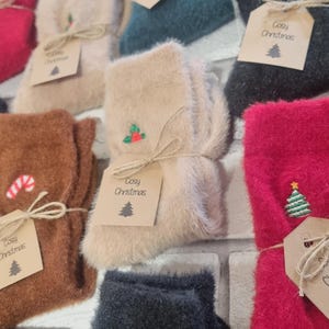 Chaussettes douillettes, chaussettes moelleuses, Noël 2025, bas de Noël, bas de Noël, père Noël secret, cadeaux de Noël, expédition rapide, Noël, image 2