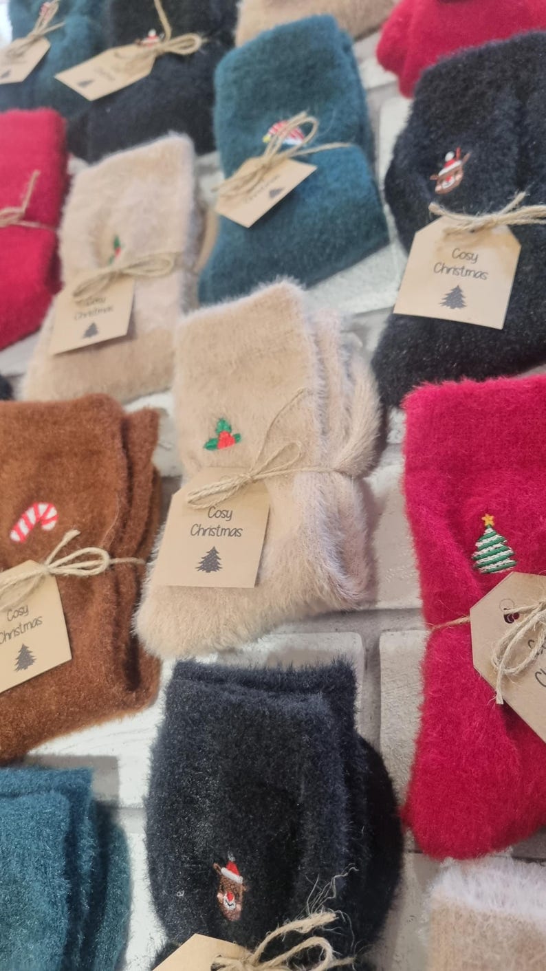 Chaussettes douillettes, chaussettes moelleuses, Noël 2025, bas de Noël, bas de Noël, père Noël secret, cadeaux de Noël, expédition rapide, Noël, image 2