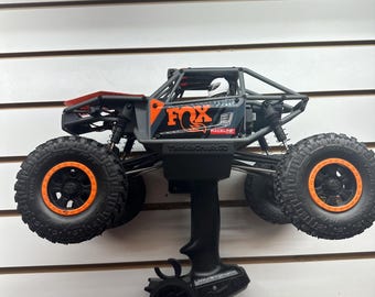 Wallmount for 1/18 Axial UTB18 Capra Rock Crawler & Remote