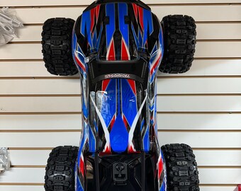 Wallmount for the Traxxas X-Maxx & Transmitter