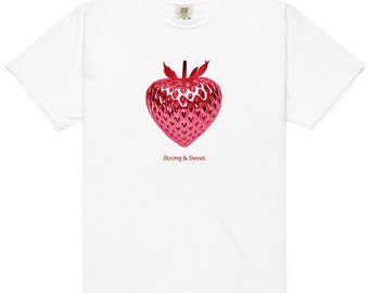 Strong & Sweet -Corazón metálico de fresa, rojo brillante, camiseta unisex teñida en prenda pesada