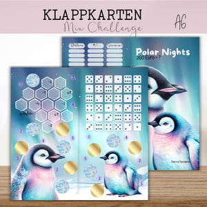 Könnte beinhalten: Karten mit Pinguin-Illustrationen und dem Text "KLAPPKARTEN Mix Challenge" und "Polar Nights". Die Karten zeigen Spielbretter mit Würfeln, Sechsecken und goldenen Kreisen. Der Hintergrund ist ein Farbverlauf aus Blau und Lila.