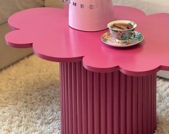 Coffee table, funky table, fluted legs table, cloud-shaped table, round leg table