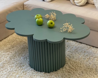 Table basse en forme de nuage, table faite main, table funky, table à pieds cannelés