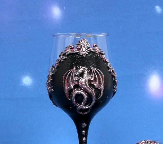 Coupe à vin en relief Tasse à vin en métal en relief motif de fleurs