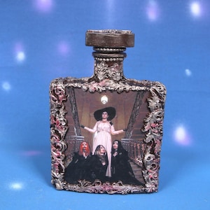 Resident Evil Village Wine Bottle: Lady Dimitrescu Decoupage, Gamer Gift