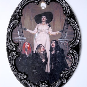 Resident Evil Village Große handgemachte Wanddekoration aus Holz, Lady Alcina Dimitrescu, Geschenk für Gamer, Schwarz, Silber, Gothic Style