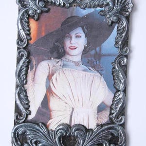 Resident Evil Dorf Dekoration Lady Alcina Dimitrescu Holz Wand Dekor Gamer Geschenk schwarz Silber Gothic