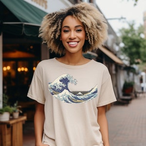 Koszulka unisex typu softstyle z motywem Wielkiej fali w Kanagawie autorstwa Hokusai