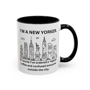 Kubek New York | „Regular Coffee Confusion” | Idealny dla entuzjastów kawy, pracowników biurowych i fanów Nowego Jorku | Zabawny prezent z Nowego Jorku