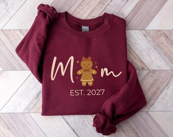 Christmas Pregnancy Announcement Sweatshirt, Gingerbread Baby Reveal Family Crewneck, Custom Est 2027 New Mom Dad Grandma Grandpa Xmas Gift