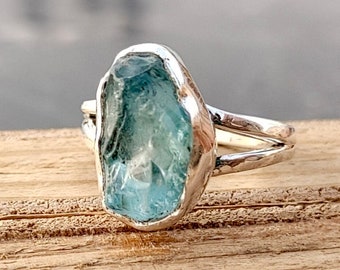 Raw Aquamarine Ring, Women Ring, Solid 925 Silver Ring, Gemstone Ring, Raw Stone Ring, Split Band, Natural Aquamarine, Handmade Jewelry