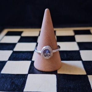 dödskallering / silverskallering / stapelring / gotisk ring / alt-ring / dödskallesmycken / dödskallestaplare