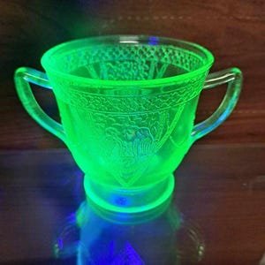 Vintage Green Uranium Vaseline Glass Love Bird Sugar Bowl Double Handle