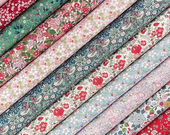 Confezione di tessuti Liberty ~ Strawberry Patch / Tana Lawn™ pacchetto di quarti di grasso in cotone trapuntato - pastello floreale rosa blu giallo arcobaleno primaverile