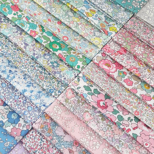 Liberty Stoffpaket ~ Betty Bloom | Tana Lawn™ Quilt-Baumwolle Charme Bündel Quadrat - klein Blümchen blass rosa blau grün lila grau