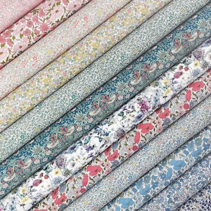 Liberty Fabric Pack ~ Meadow / Tana Lawn™, confezione di ciondoli in cotone per trapuntatura, quarti di grasso - patchwork antico, motivo floreale Strawberry Thief
