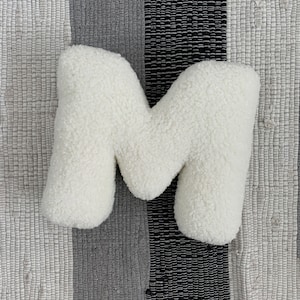 Almohada de marfil con letras, almohada del alfabeto, letra inicial, almohada decorativa de piel sintética con monograma, decoración navideña, almohada decorativa. Regalo de inauguración.