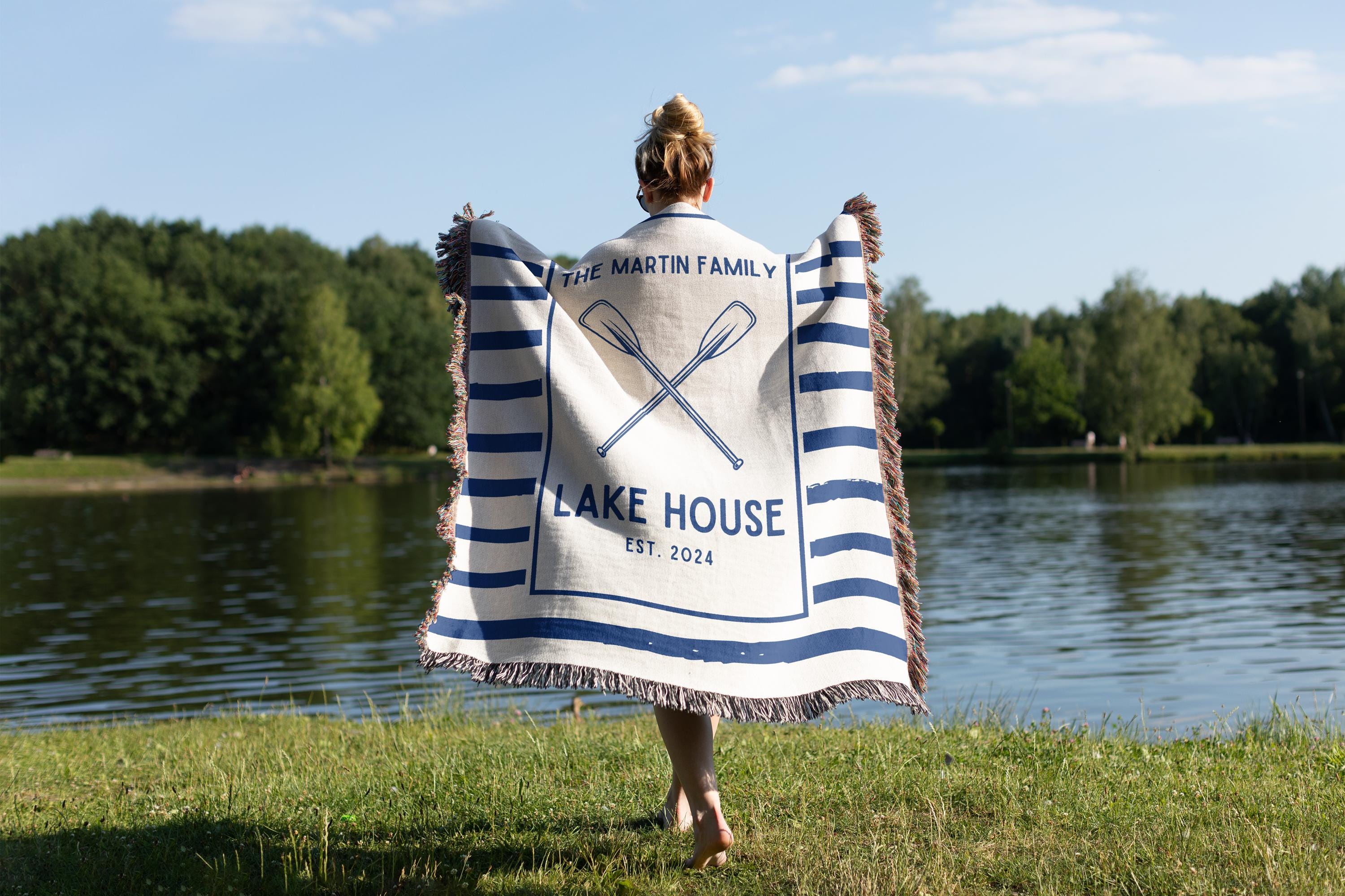 Personalized Vowen Blanket for Lakehouse Owner, Lakehouse Decoration Woven Throw, Family Name Blanket Lakehouse , Gif for Lake House Bedding