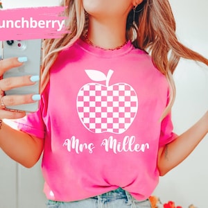 Comfort Colors Teacher Apple Shirt, Teacher Shirt Pink Trendy, Teacher Appreciation Gifts from Students, Retro Apple Teacher Name T Shirt