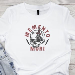 Memento Mori Skull T-Shirt: Gothic Halloween Fashion