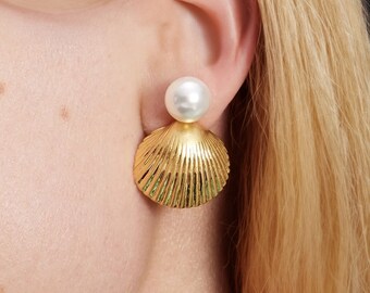 Vintage Chunky Pearl Seashell gold Earrings, Tarnish Free - Chunky Gold Earrings - Christmas Gifts for Her, Bridesmaid gift, valentines day