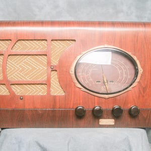 1937 Belmont 740 -  7 Tube Radio restored and with bluetooth