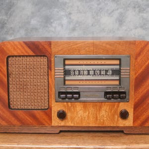 Restored 1940 RCA T56 - 5 tube AM radio with Bluetooth