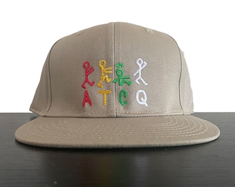 A Tribe Called Quest ATCQ Snapback Hat Kaki met Mutli Color-logo NWOT Q TIP