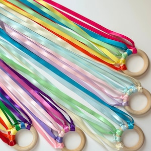 Hand Kite | Waldorf Wooden Ribbon Toy | Montessori | Pretend Play | Imaginative Learning Toy | Dance Prop | Birthday Party Favor