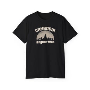 Angkor Wat Silhouette | Cambodia | Siem Reap | Angkor Wat | Unisex Heavy Ultra Cotton Tee