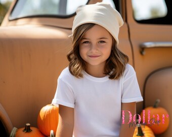 秋をテーマにした子供用Tシャツのモックアップ、秋の男の子向けモックアップ、秋の女の子向けモックアップ、子供用白シャツのモックアップ、カボチャのモックアップ