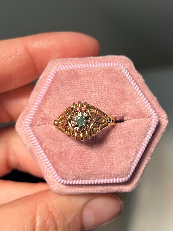 18k Solid Yellow Gold Antique ring with emerald s… - image 10
