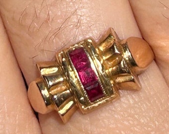 19.2k Solid Gold Antique Portuguese Ruby bow ring size 9