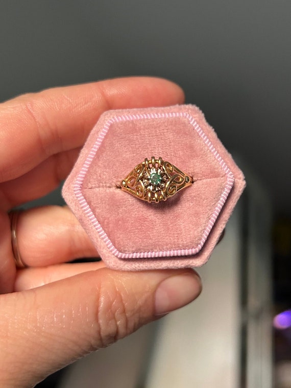 18k Solid Yellow Gold Antique ring with emerald s… - image 8