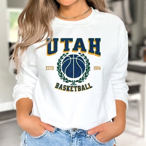 NBA Exclusive Collection Women's Black Utah Jazz Vintage Wordmark Pullover Sweatshirt Size: Small