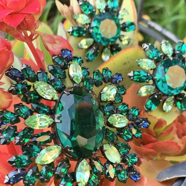 Vintage SCHREINER Jewelry Set Unsigned Emerald And Sapphire Colored Rhinestones Earring & Brooch