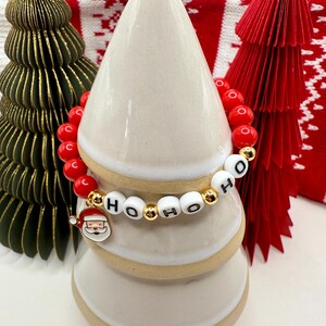 Handmade Santa Charm Christmas Bracelet – Festive Acrylic Beaded Jewelry