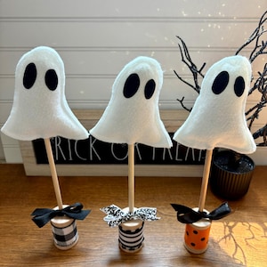 Handmade Felt Ghost Shelf Sitter: Rustic Halloween Decor