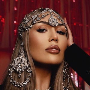 Silver bridal headpiece~Tikka headpiece~Crystal Headpiece~Crystal Headpiece~Bollywood headpiece